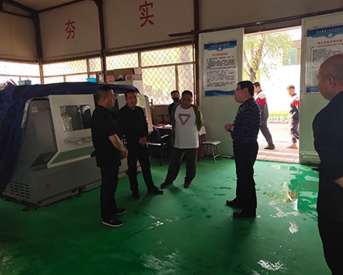 和靈石縣第一職業(yè)高中校領(lǐng)導(dǎo)在?？疾? /></div>
		<h2 id=