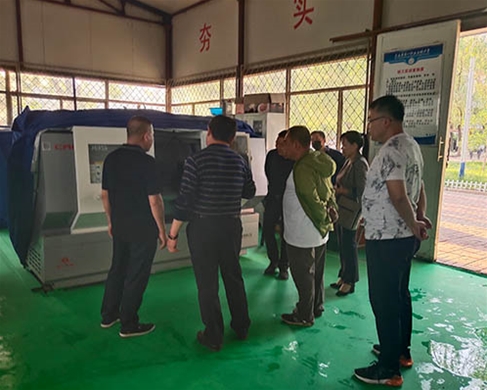和靈石縣第一職業(yè)高中校領導在?？疾? /></div>
		<h2 id=